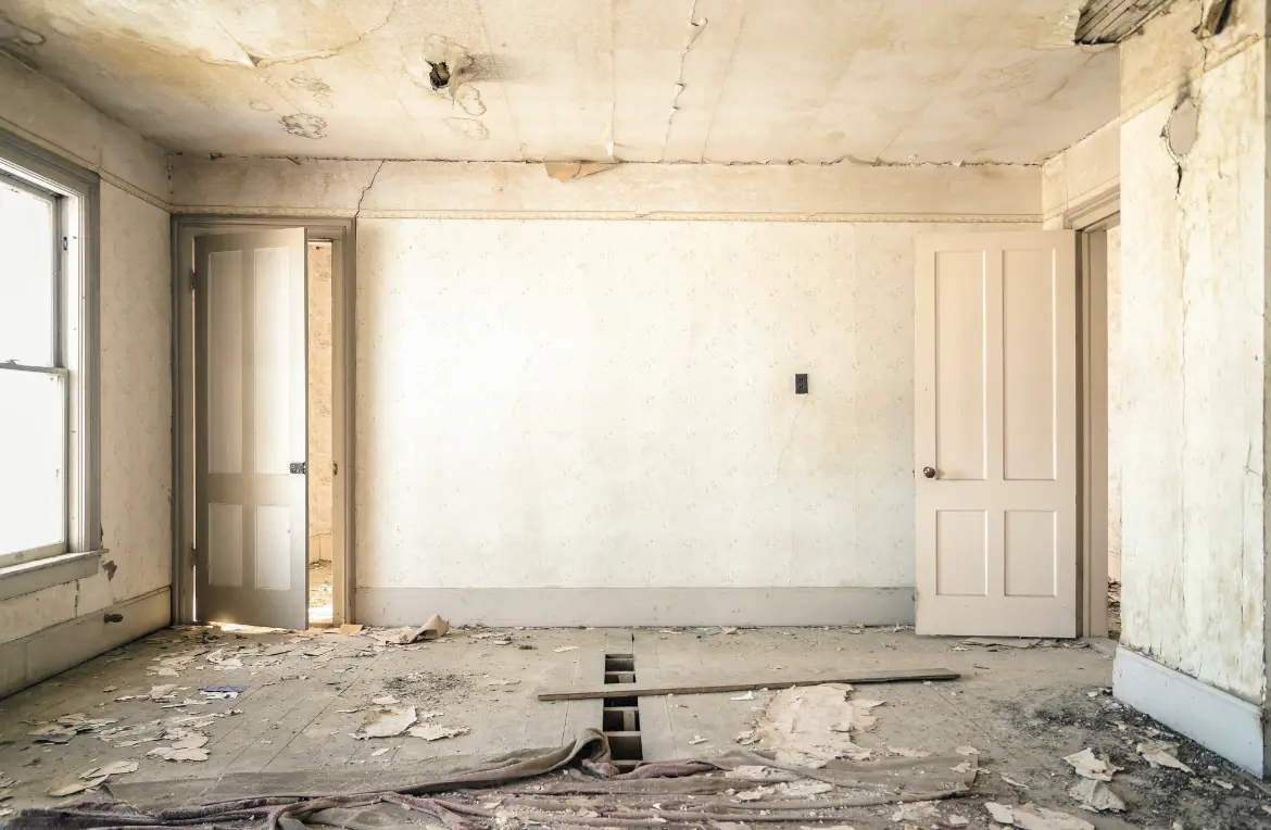 Waste disposal crew managing a cleanout project in Diboll